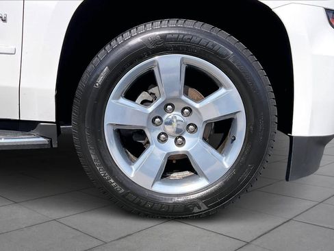 Used 2017 Chevrolet Suburban Premier image 9