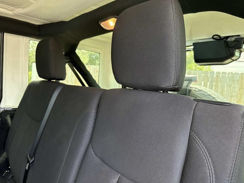 Used 2017 Jeep Wrangler Unlimited Sport AWD/4WD image 18