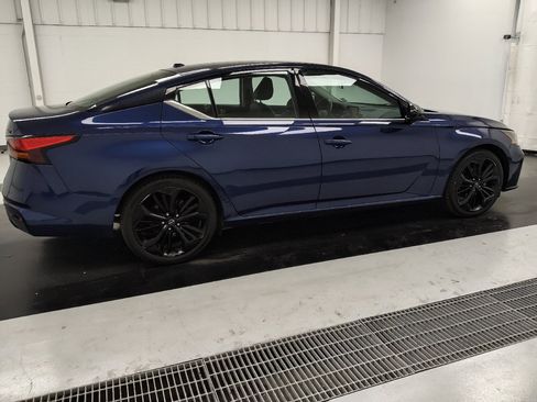 Used 2023 Nissan Altima 2.5 SR FWD image 10