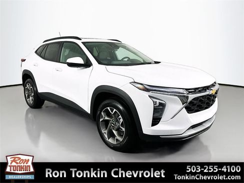 New 2026 Chevrolet Trax LT w/ Sunroof Package image 1