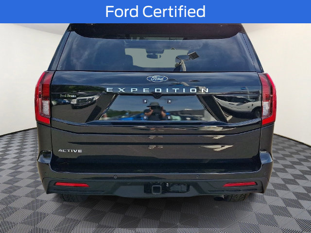 Certified 2025 Ford Expedition Active AWD/4WD image 5