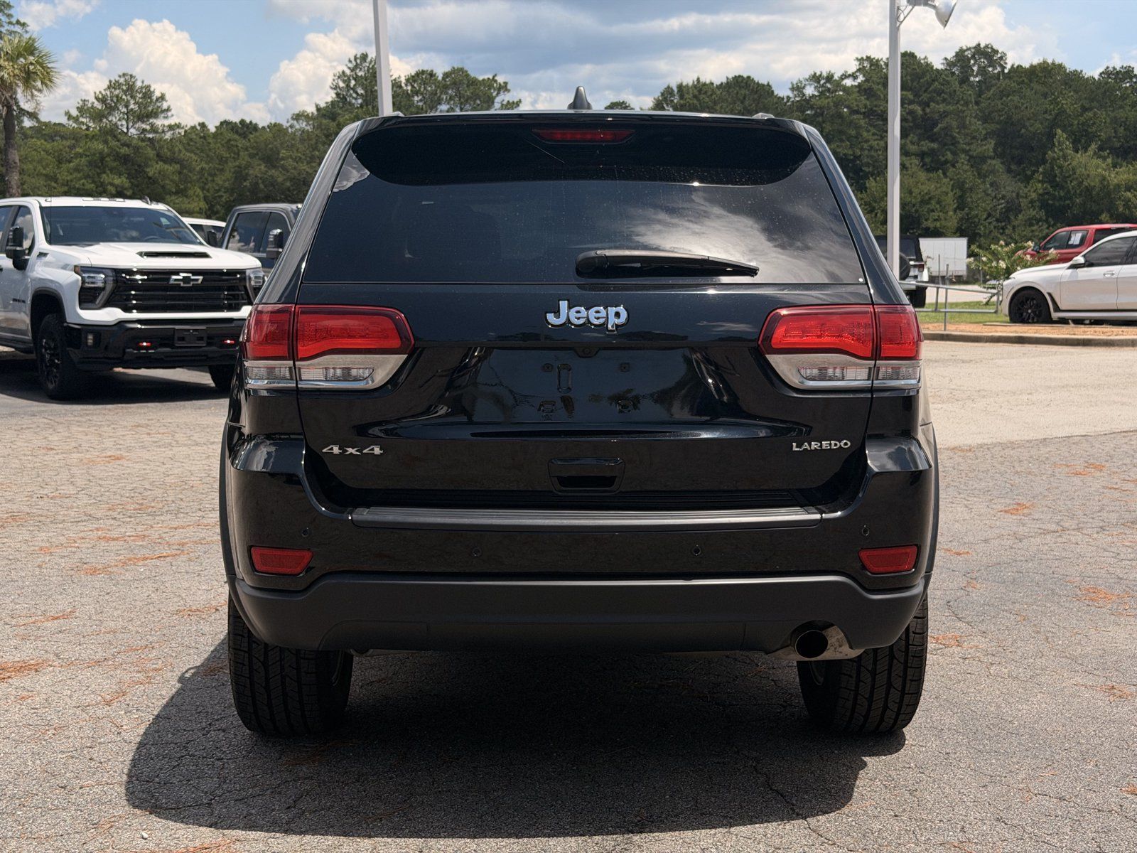 Used 2022 Jeep Grand Cherokee Laredo E AWD/4WD image 11