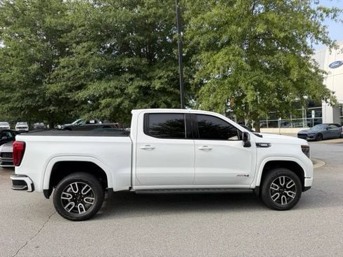 Used 2025 GMC Sierra 1500 AT4 w/ AT4 Premium Package AWD/4WD image 6