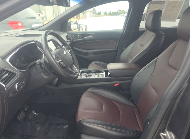 Used 2020 Ford Edge Titanium w/ Equipment Group 301A AWD/4WD image 3