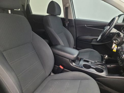 Used 2018 Kia Sorento LX image 21