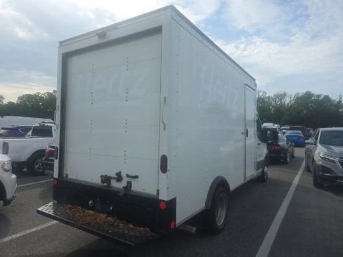 Used 2022 Ford Transit 350 DRW RWD image 3
