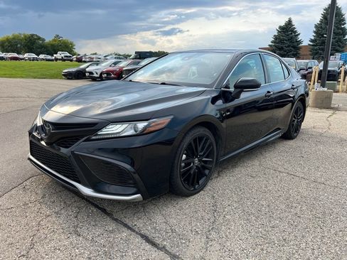 Used 2024 Toyota Camry XSE FWD image 4