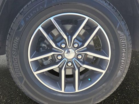 Used 2017 Jeep Grand Cherokee Limited RWD image 35