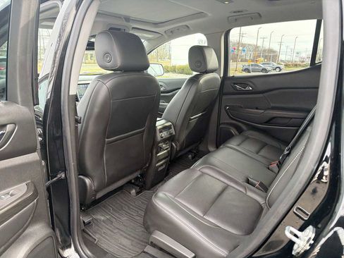 Used 2018 GMC Acadia SLT w/ LPO, Black Accent Package image 12