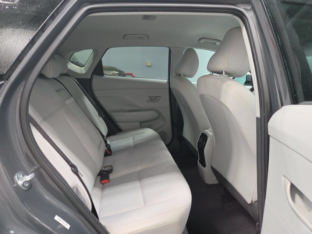 Used 2025 Hyundai Kona SEL AWD/4WD image 12