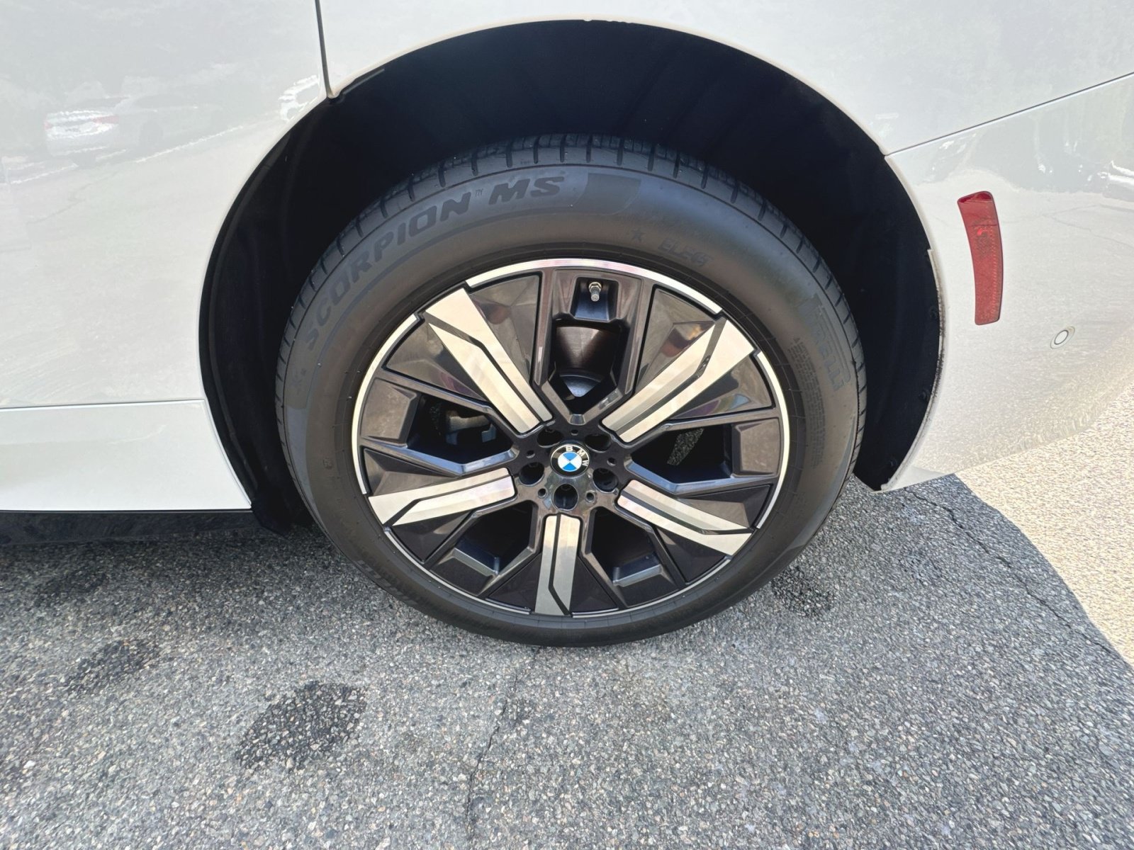 Used 2026 BMW iX xDrive60 AWD/4WD image 26