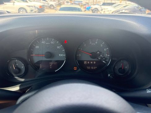 Used 2017 Jeep Wrangler Unlimited Sahara AWD/4WD image 28