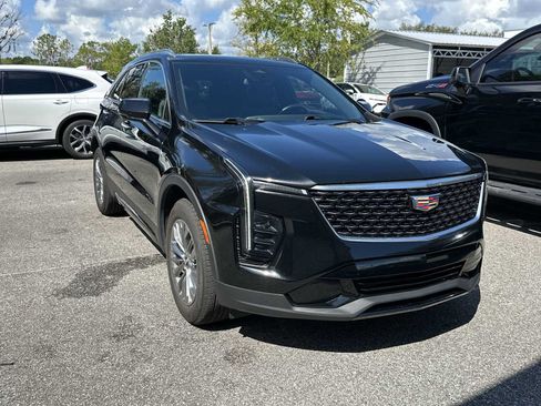 Certified 2025 Cadillac XT4 Premium Luxury FWD image 8