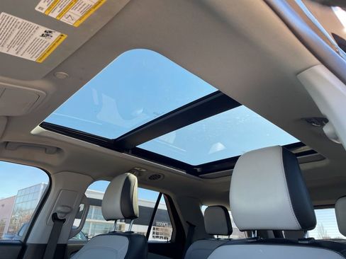 Used 2021 Ford Explorer XLT w/ Equipment Group 202A image 10