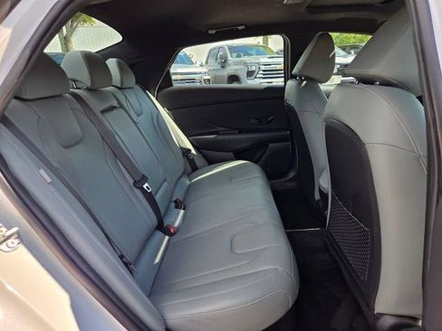 Used 2025 Hyundai Elantra Limited w/ Cargo Package FWD image 19