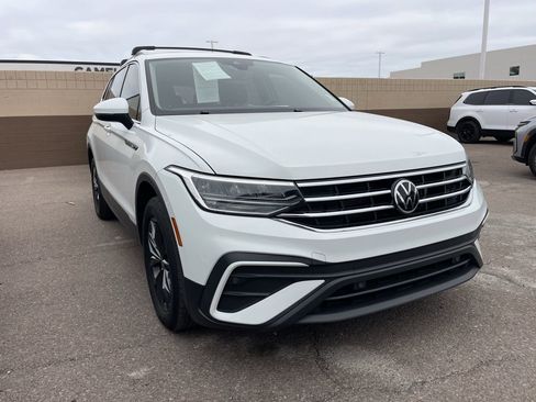 Used 2022 Volkswagen Tiguan SE image 2