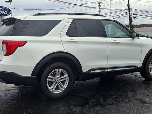 Used 2023 Ford Explorer XLT w/ Equipment Group 202A image 8
