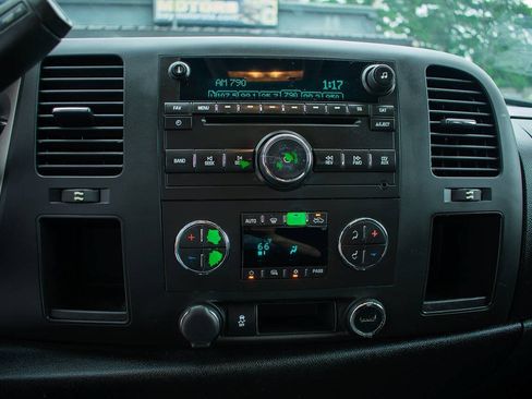Used 2013 Chevrolet Silverado 1500 LT RWD image 21