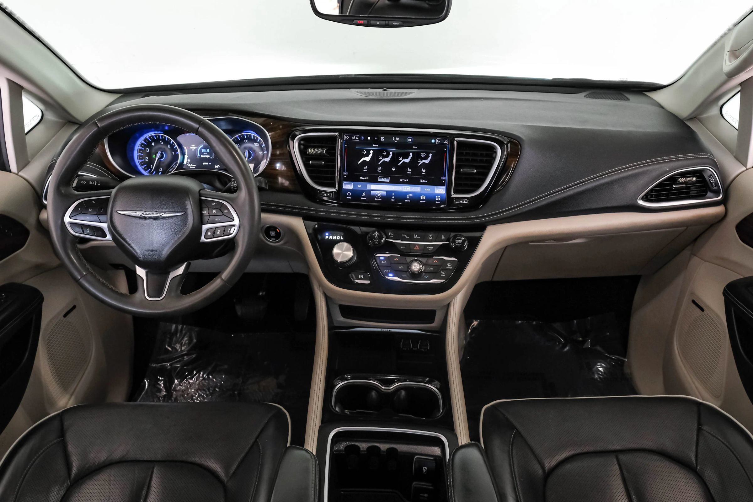Used 2022 Chrysler Pacifica Limited FWD image 12
