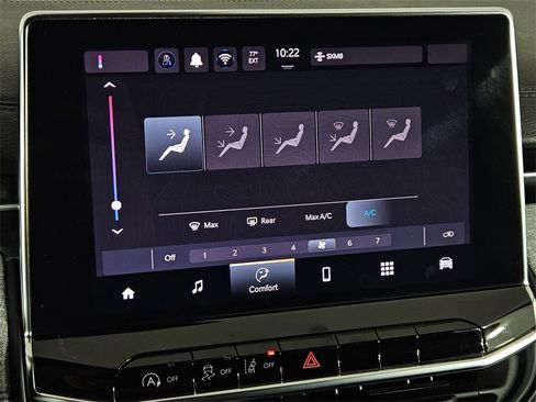 Used 2024 Jeep Compass Latitude image 15