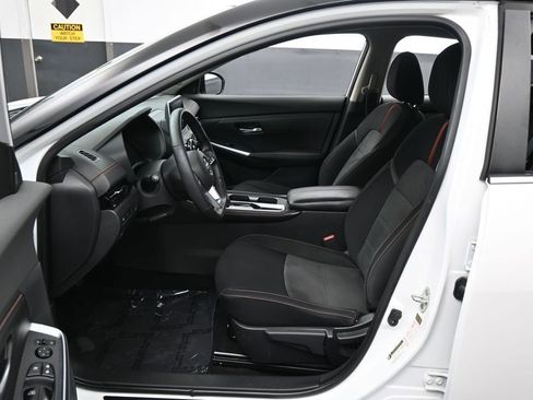 Used 2021 Nissan Sentra SR FWD image 11