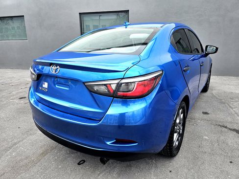 Used 2019 Toyota Yaris XLE image 8