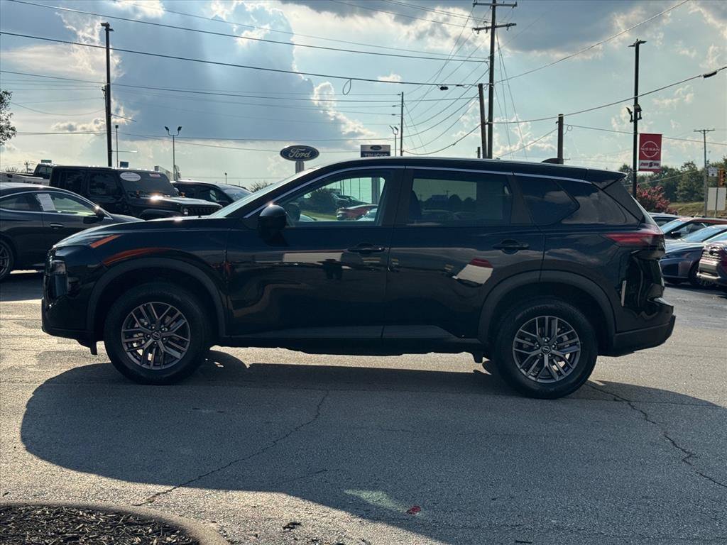 Certified 2026 Nissan Rogue SV FWD image 6