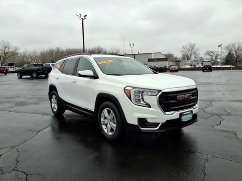 Certified 2022 GMC Terrain SLE w/ Driver Convenience Package image 1