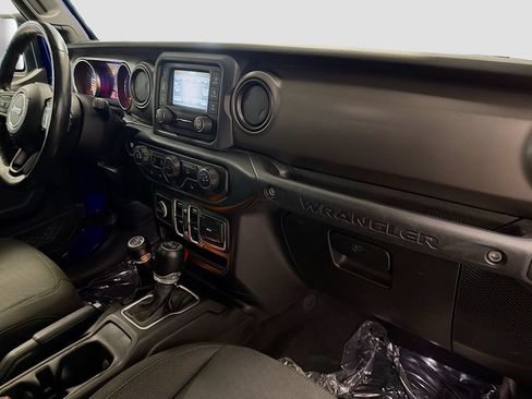 Used 2018 Jeep Wrangler Unlimited Sport S AWD/4WD image 31