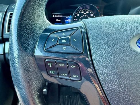 Used 2017 Ford Explorer XLT w/ Equipment Group 202A AWD/4WD image 20