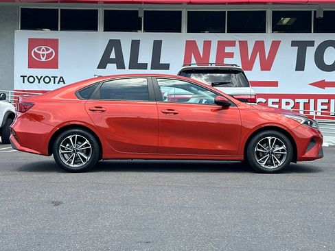 Used 2023 Kia Forte LXS w/ LXS Technology Package FWD image 6