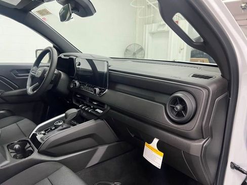 New 2026 Chevrolet Colorado Trail Boss AWD/4WD image 23