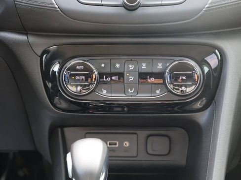 Used 2022 Buick Encore GX Select w/ Sport Touring Package AWD/4WD image 21