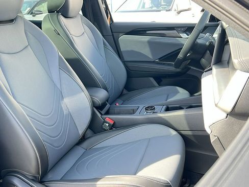 New 2026 Volkswagen Tiguan SE R-Line image 10