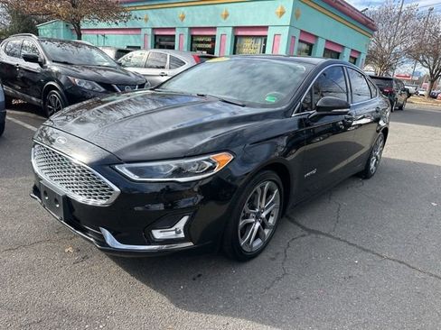 Used 2019 Ford Fusion Titanium image 3