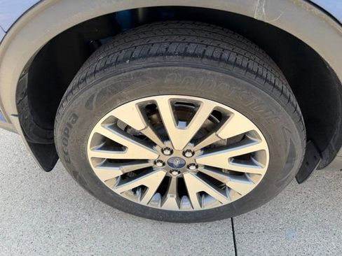 Used 2022 Ford Escape Titanium w/ Class II Trailer Tow Package image 8