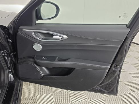 Used 2024 Alfa Romeo Giulia Veloce AWD/4WD image 47