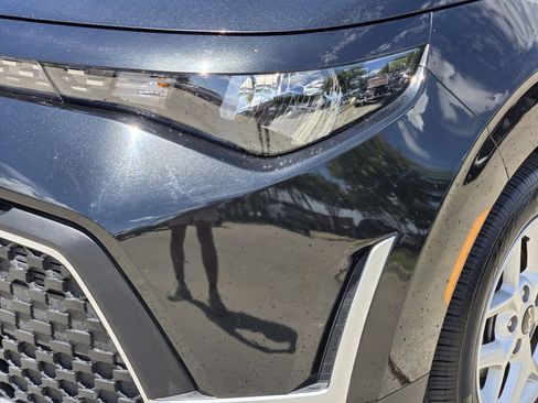 Used 2025 Kia Soul LX w/ LX Technology Package FWD image 15