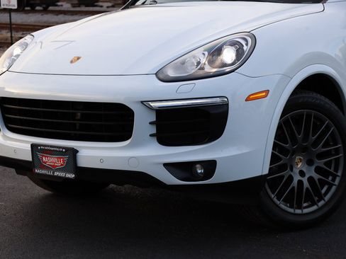 Used 2017 Porsche Cayenne Platinum Edition image 4