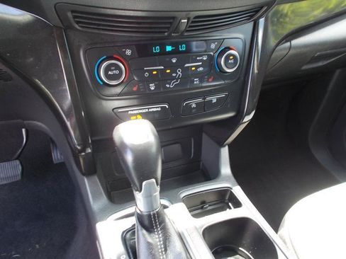 Used 2017 Ford Escape SE w/ Equipment Group 201A AWD/4WD image 31