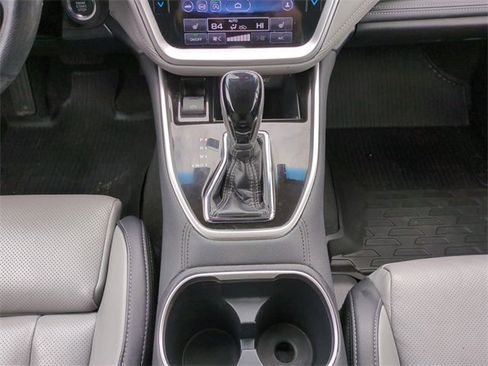 Used 2022 Subaru Outback Limited image 19