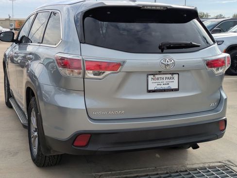 Used 2015 Toyota Highlander XLE image 5