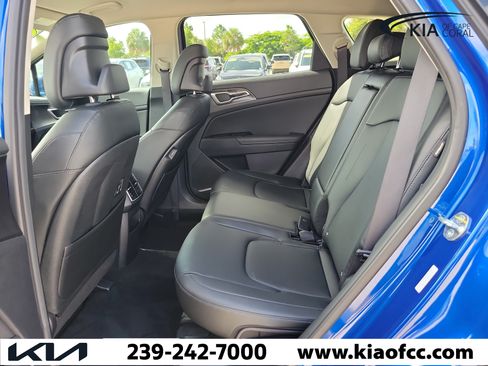 Certified 2024 Kia Sportage EX FWD image 11