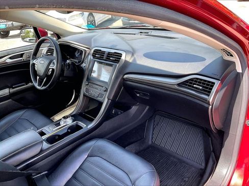 Used 2017 Ford Fusion SE w/ Fusion SE Technology Package AWD/4WD image 14