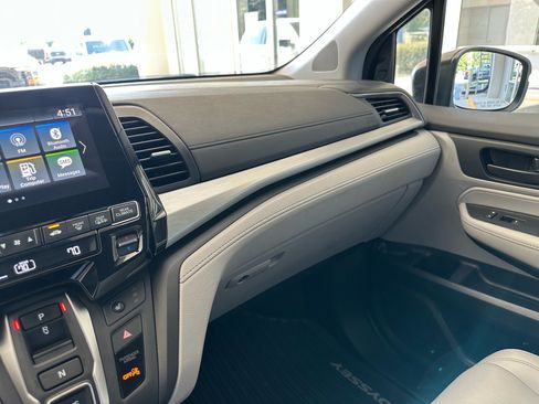 Used 2024 Honda Odyssey EX-L image 31