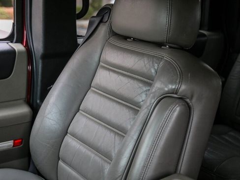 Used 2005 HUMMER H2 w/ Preferred Equipment Group image 25