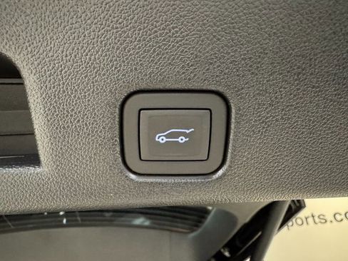 Used 2025 Buick Enclave Avenir w/ Super Cruise Package image 27