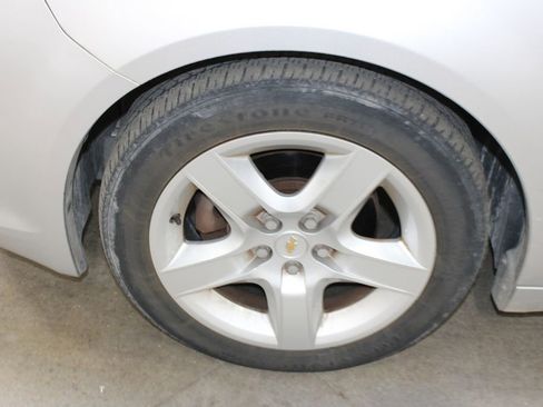 Used 2010 Chevrolet Malibu LS image 33