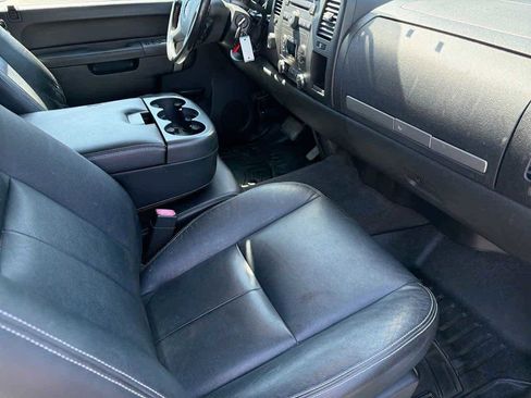 Used 2014 GMC Sierra 2500 SLE w/ HD SLE Premium Package image 9