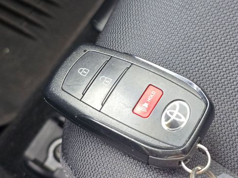 Used 2024 Toyota Corolla SE image 33